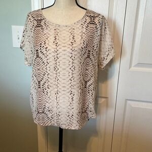 Violet + Claire women's blouse reptile print size medium 100% polyester‎